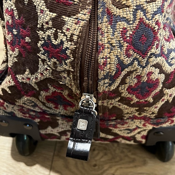 Liz Claiborne Tapestry Overnight Bag - Picture 8 of 13